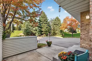 6203 Courtly Rd, Woodbury, MN 55125 - Photo 4