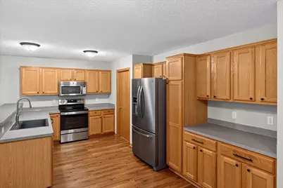 8002 Marsh Run Court, Rockford, MN 55373 - Photo 14