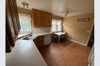 1906 4th Avenue SE, Austin, MN 55912 - Photo 2