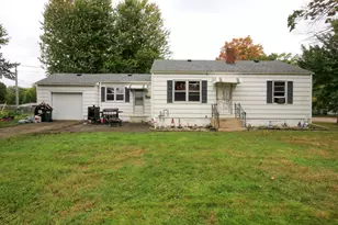 1327 Owen Ave N, Glencoe, MN 55336 - Photo 2