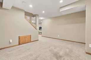4875 Cottonwood Ln N, Plymouth, MN 55442 - Photo 30