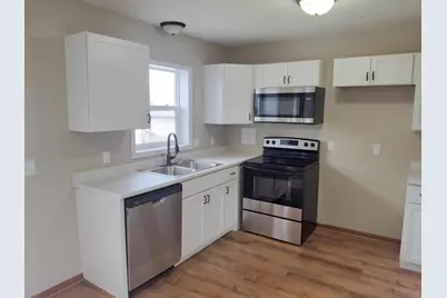 1304 17th Street SW, Faribault, MN 55021 - Photo 4