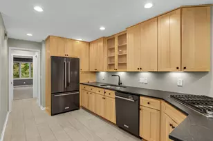 7 Wellesley Pl, Edina, MN 55436 - Photo 2