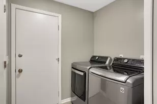 7 Wellesley Pl, Edina, MN 55436 - Photo 10