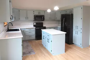 7059 Sussex Ln, Shakopee, MN 55379 - Photo 10