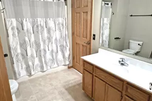 7059 Sussex Ln, Shakopee, MN 55379 - Photo 20