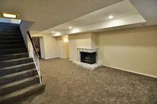 5845 Lake Curve Ln, Brooklyn Center, MN 55429 - Photo 22