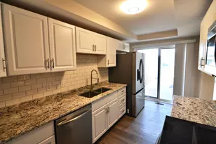 5845 Lake Curve Ln, Brooklyn Center, MN 55429 - Photo 4