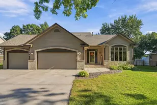 490 Hawthorn Rd, Lino Lakes, MN 55014 - Photo 8