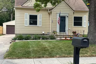 725 3rd St SE, Willmar, MN 56201 - Photo 2