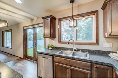 556 Pleasant Drive, Prescott, WI 54021 - Photo 6