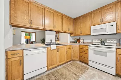 2637 29th Avenue S, Moorhead, MN 56560 - Photo 6