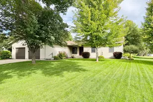 2201 Ridgewood Dr, Fergus Falls, MN 56537 - Photo 1