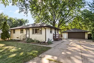 610 Grange Ave N, Oakdale, MN 55128 - Photo 1