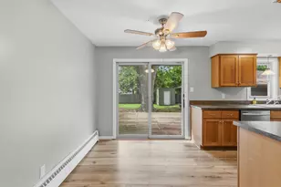 610 Grange Ave N, Oakdale, MN 55128 - Photo 6