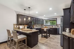 980 Carriage Ln, Chaska, MN 55318 - Photo 12