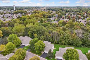 980 Carriage Ln, Chaska, MN 55318 - Photo 4