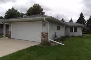 2004 16th St SW, Austin, MN 55912 - Photo 2