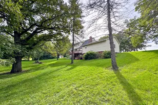 615 S Woodland Dr, Fergus Falls, MN 56537 - Photo 2