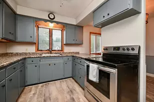 307 Michaels St, Cochrane, WI 54622 - Photo 6