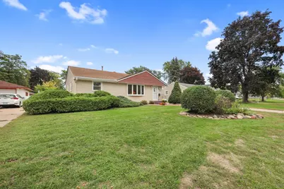 6324 Lee Avenue N, Brooklyn Center, MN 55429 - Photo 2