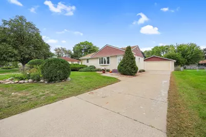 6324 Lee Avenue N, Brooklyn Center, MN 55429 - Photo 4