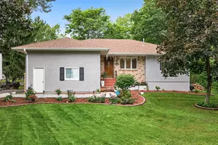 2848 Hallmark Ave N, Oakdale, MN 55128 - Photo 2