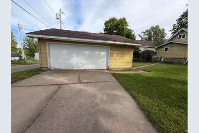 328 9th Street SW, Chisholm, MN 55719 - Photo 2