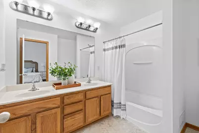 1626 Woodlynn Avenue #1, Maplewood, MN 55109 - Photo 14