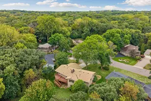 2716 Isle Royale Ct, Burnsville, MN 55337 - Photo 44
