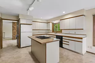 2716 Isle Royale Ct, Burnsville, MN 55337 - Photo 14