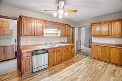 8428 Portland Avenue S, Bloomington, MN 55420 - Photo 6