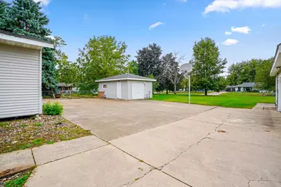 8428 Portland Avenue S, Bloomington, MN 55420 - Photo 32