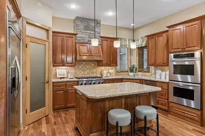 9951 Vagabond Court N, Maple Grove, MN 55311 - Photo 12
