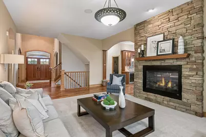 9951 Vagabond Court N, Maple Grove, MN 55311 - Photo 8