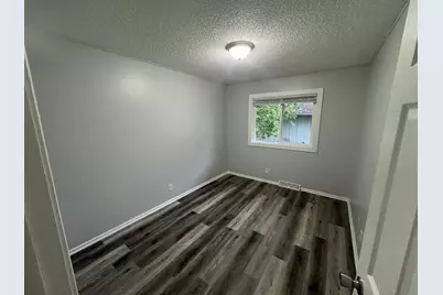 305 Jackson Avenue N, Hopkins, MN 55343 - Photo 16