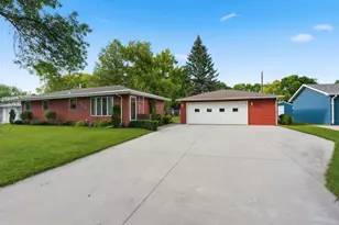1614 19th St NW, East Grand Forks, MN 56721 - Photo 2