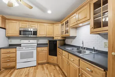 500 County Road B W #328, Roseville, MN 55113 - Photo 8