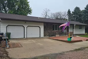 504 Circle Dr, Rushmore, MN 56168 - Photo 1