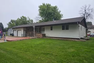 504 Circle Dr, Rushmore, MN 56168 - Photo 2