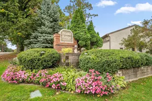 6121 Blake Ridge Rd, Edina, MN 55436 - Photo 2