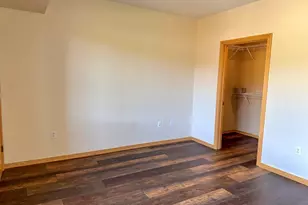 284 Spring St, Saint Paul, MN 55102 - Photo 6
