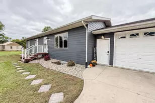 1806 Kansas Ave, Benson, MN 56215 - Photo 6