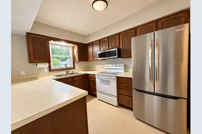 408 17th Avenue NE, Waseca, MN 56093 - Photo 2