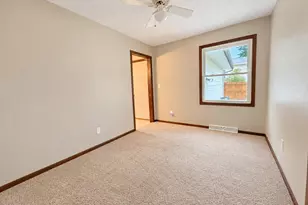408 17th Ave NE, Waseca, MN 56093 - Photo 18