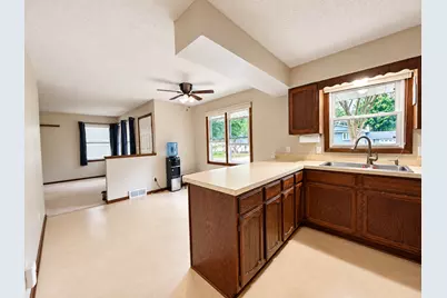 408 17th Avenue NE, Waseca, MN 56093 - Photo 4