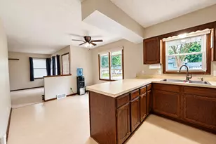 408 17th Ave NE, Waseca, MN 56093 - Photo 4