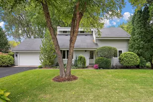7303 Green Ridge Dr, Eden Prairie, MN 55346 - Photo 4