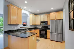 11211 Kinsley St, Eden Prairie, MN 55344 - Photo 8