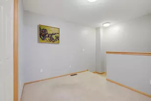 11211 Kinsley St, Eden Prairie, MN 55344 - Photo 14